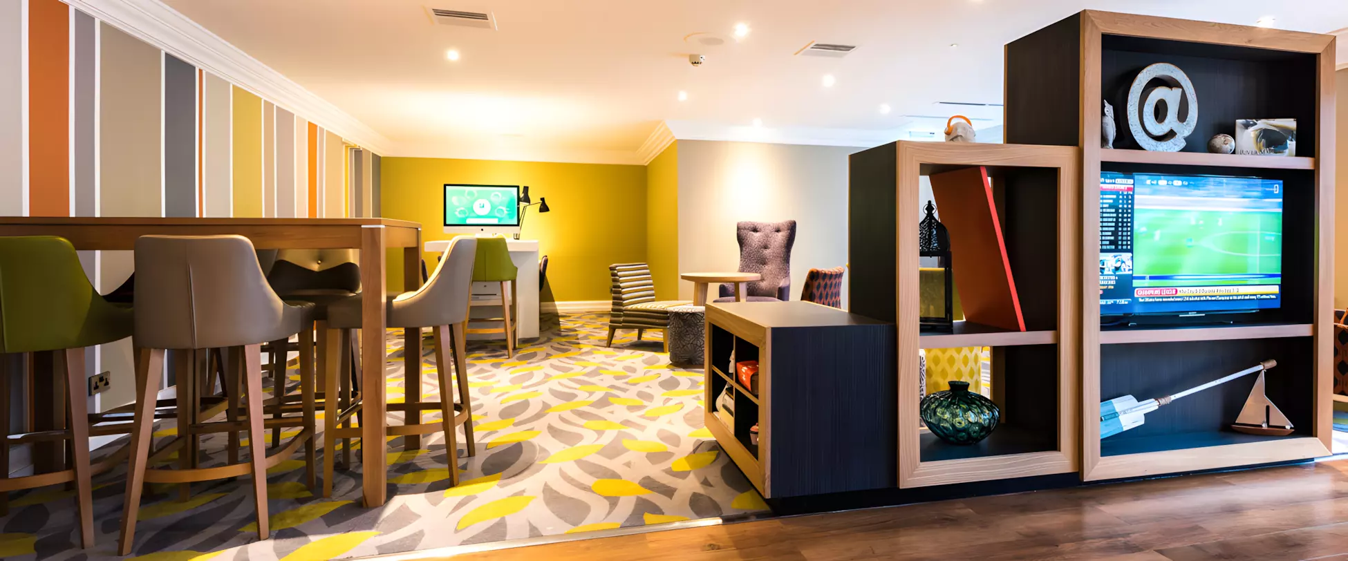 Lobby Dining.